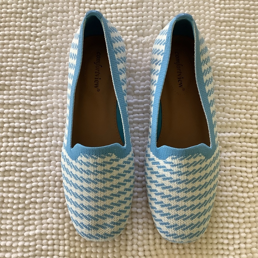 Comfortview Blue and White Flats